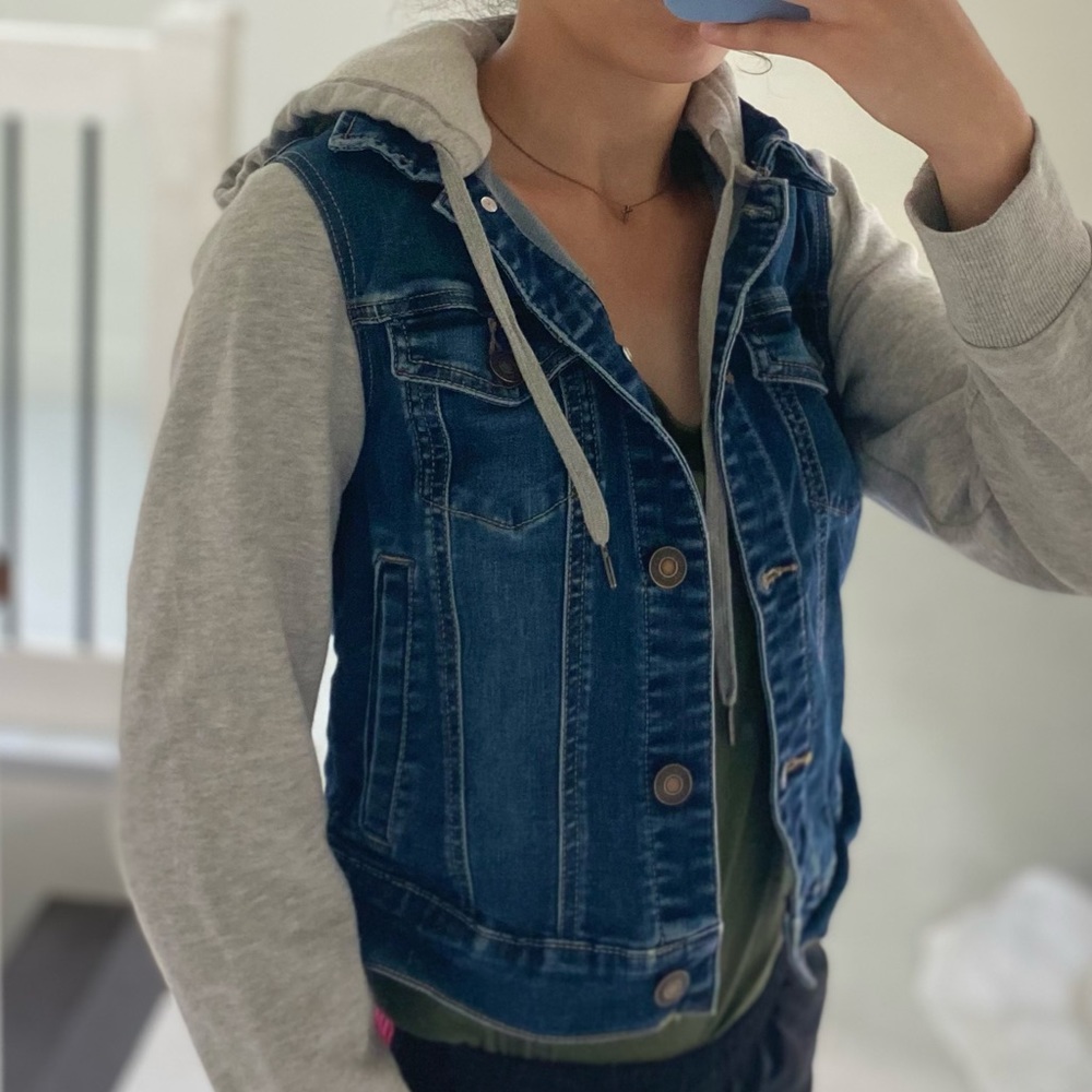 Women’s Cropped Jean/Hoodie Jacket